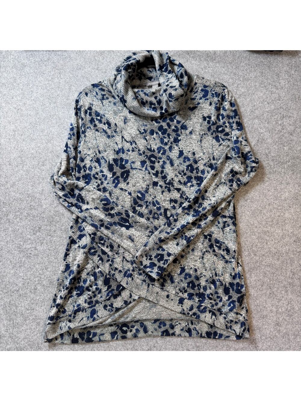 Peace & Pearls Cowl Neck Leopard Print Tunic Top Gray Blue Size Medium